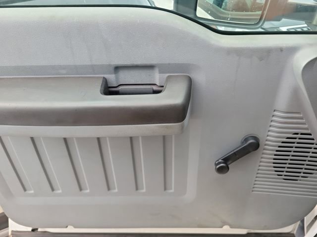 Used 2015 Ford F550 2WD Regular Cab Super Duty image 29