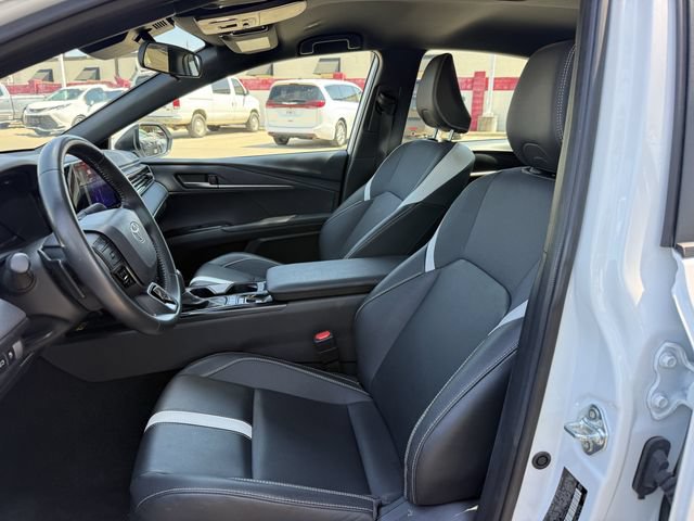 Used 2025 Toyota Camry SE FWD image 27