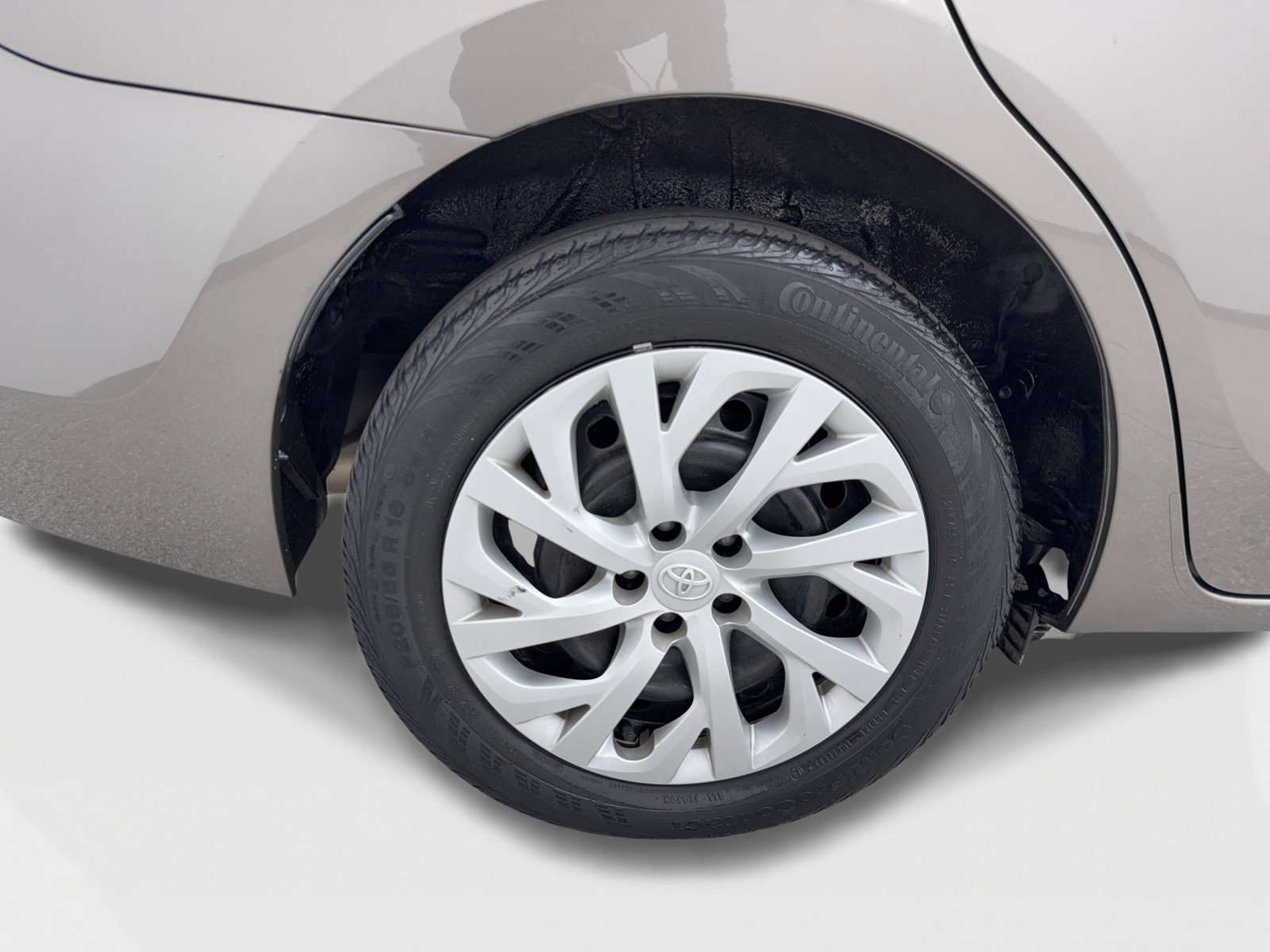 Used 2018 Toyota Corolla LE FWD image 50