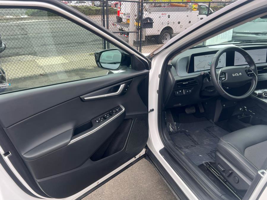Used 2024 Kia EV6 Light image 9