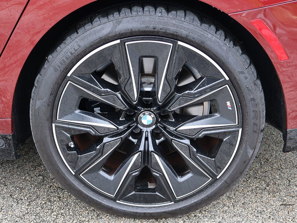 Used 2023 BMW 740i w/ Parking Assistance Package image 26