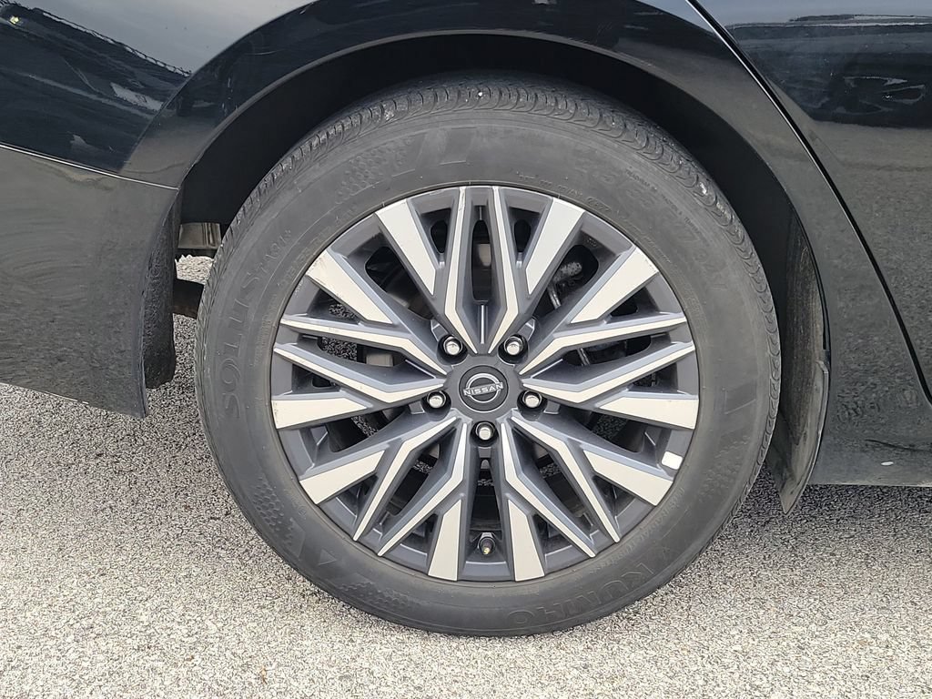 Used 2025 Nissan Altima 2.5 SV FWD image 5