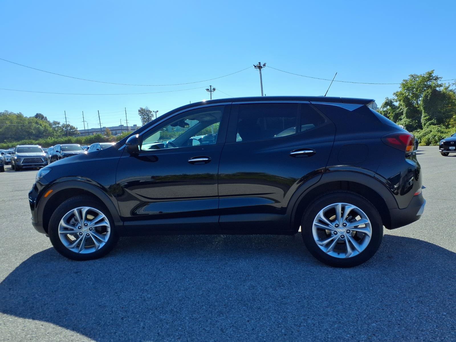 Used 2023 Buick Encore GX Preferred w/ Cold Weather Comfort Package AWD/4WD image 31