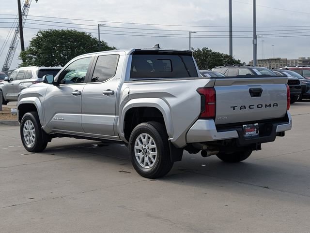 Used 2024 Toyota Tacoma SR5 AWD/4WD image 9