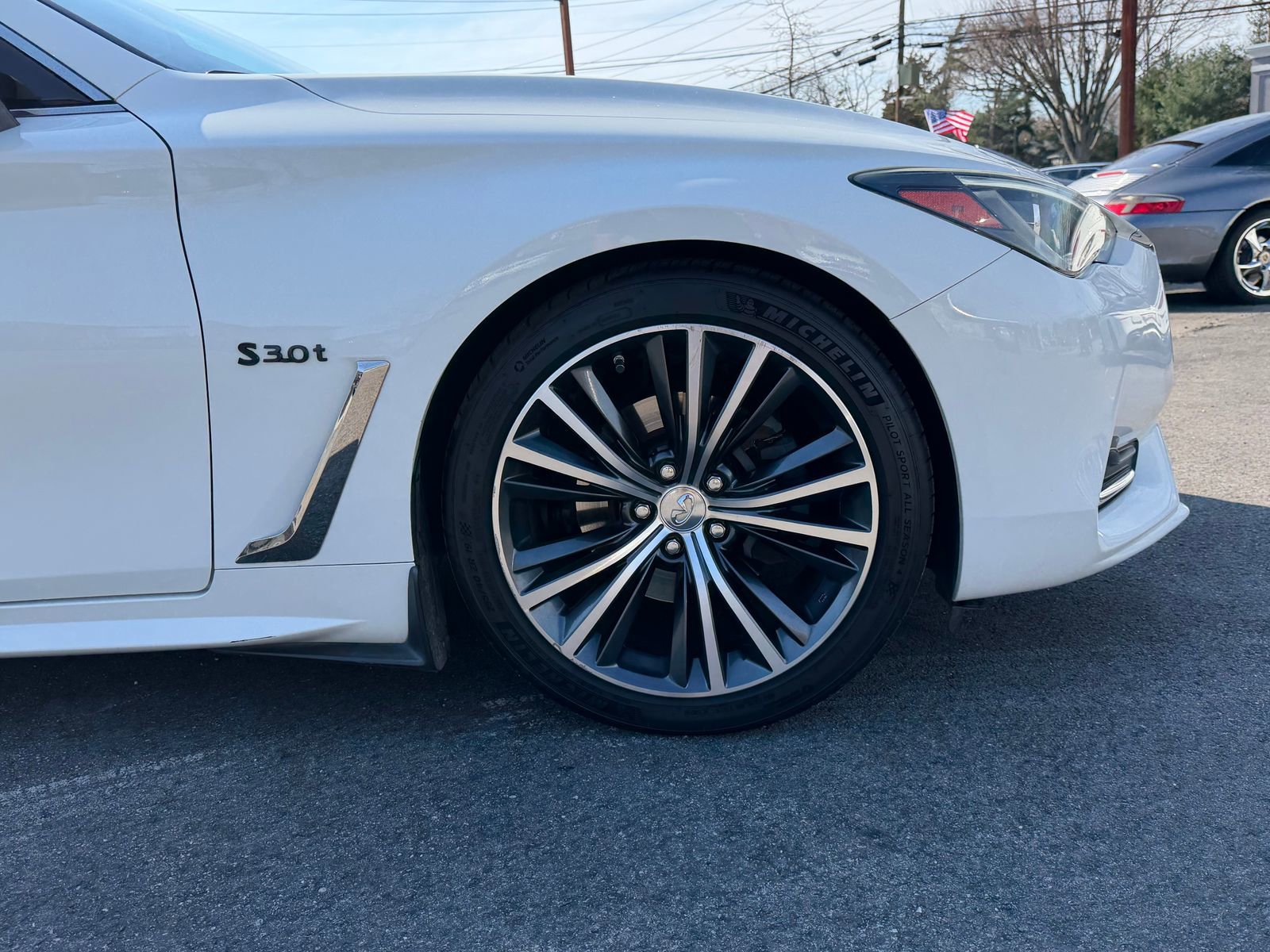 Used 2018 INFINITI Q60 3.0t Luxe w/ Sensory Package 3.0T Luxe RWD image 7