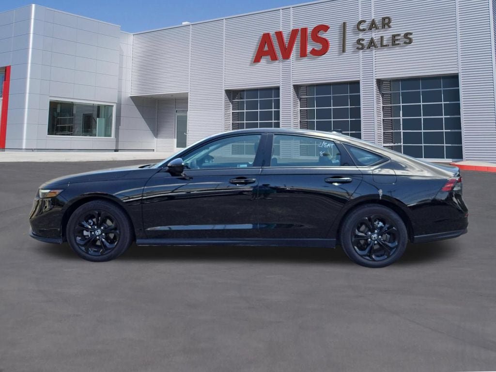 Used 2025 Honda Accord SE image 10