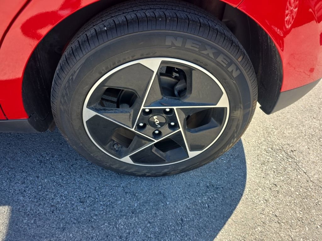 Used 2023 Kia Soul EX image 9