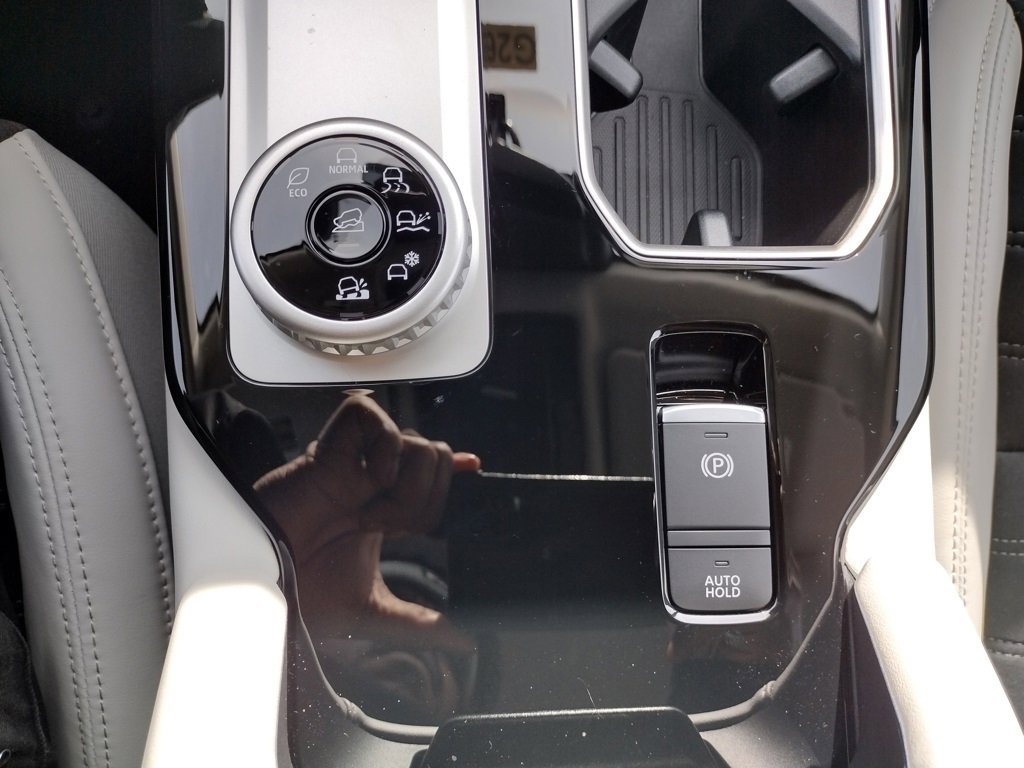 New 2026 Mitsubishi Outlander SE image 25