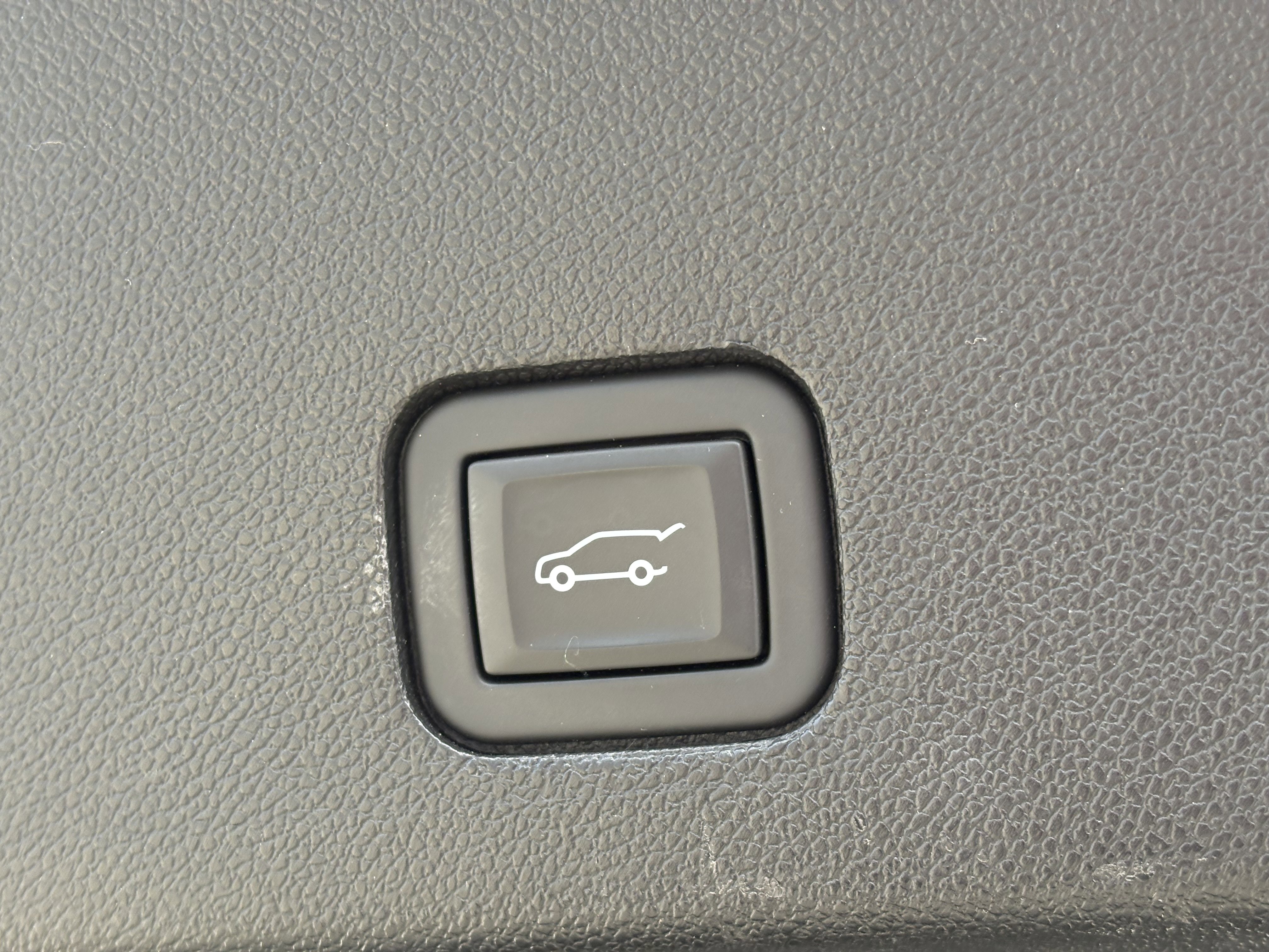 Certified 2024 Cadillac XT6 Premium Luxury image 11