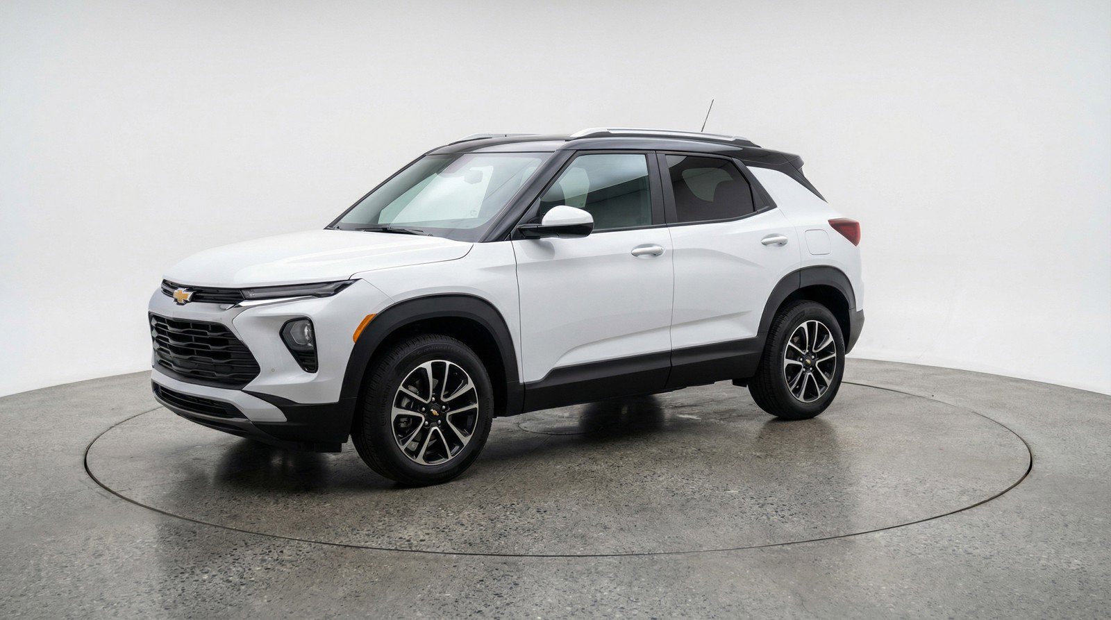 Used 2025 Chevrolet TrailBlazer LT image 3