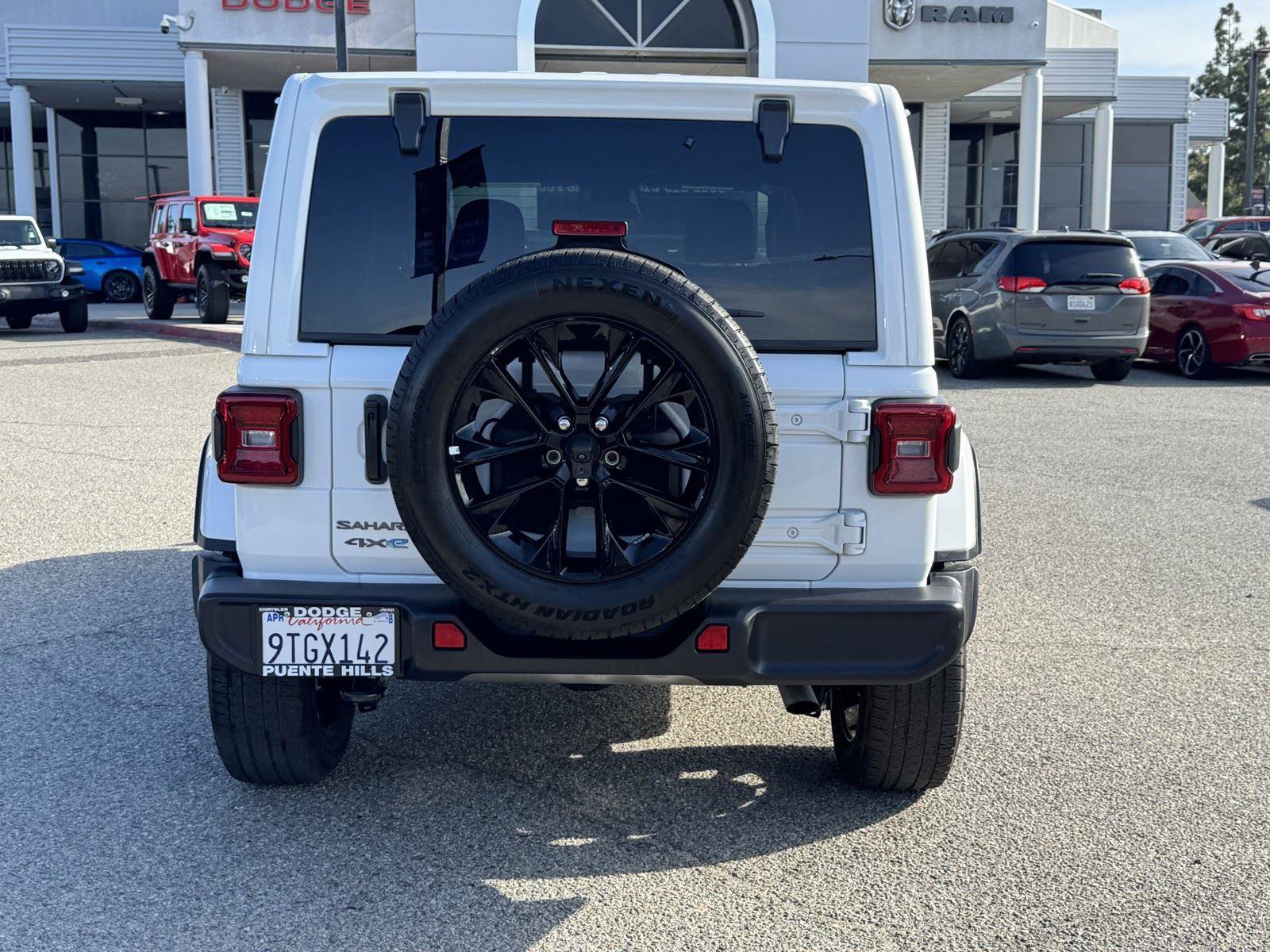 Certified 2025 Jeep Wrangler Sahara AWD/4WD image 6