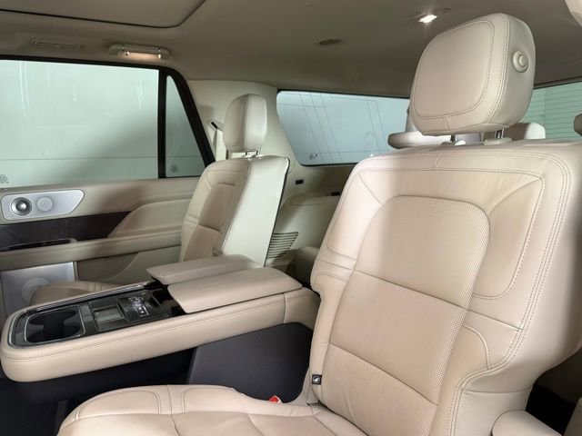 Used 2020 Lincoln Navigator L Reserve w/ Luxury Package AWD/4WD image 23