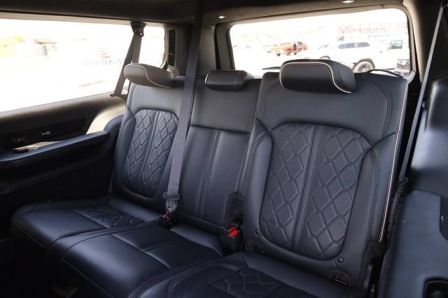 Used 2024 Jeep Grand Wagoneer L Series III w/ Rear Seat Video Group 1 AWD/4WD image 14