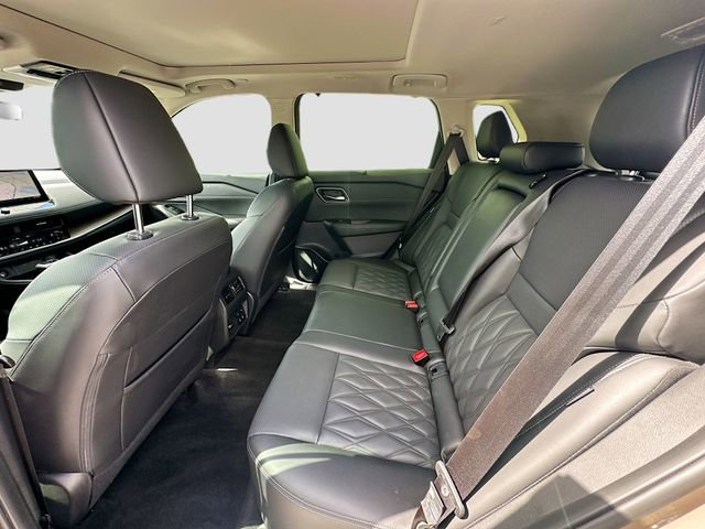 Used 2024 Nissan Rogue Platinum w/ Platinum Premium Package FWD image 26
