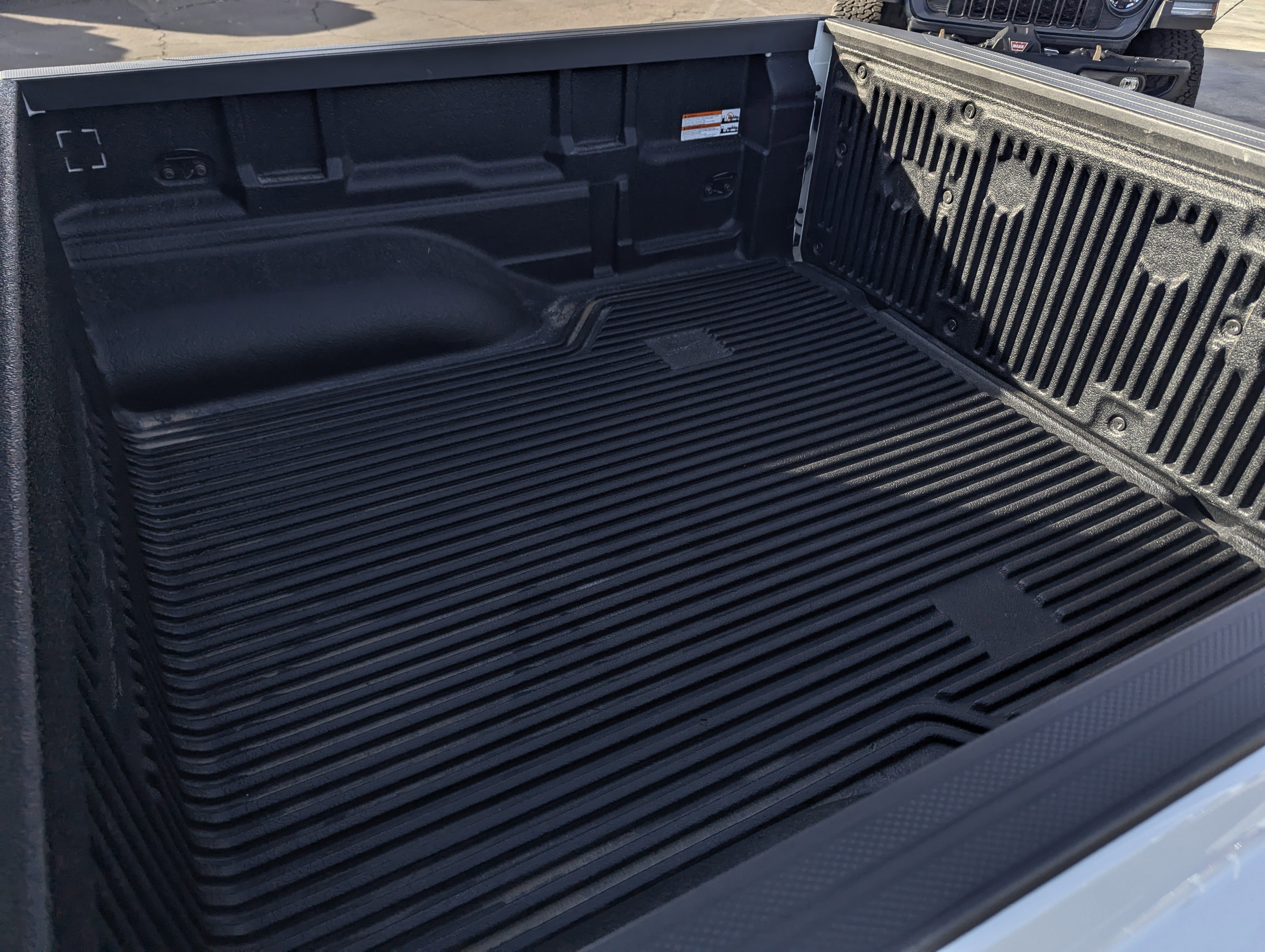 Certified 2025 Nissan Frontier SV image 8