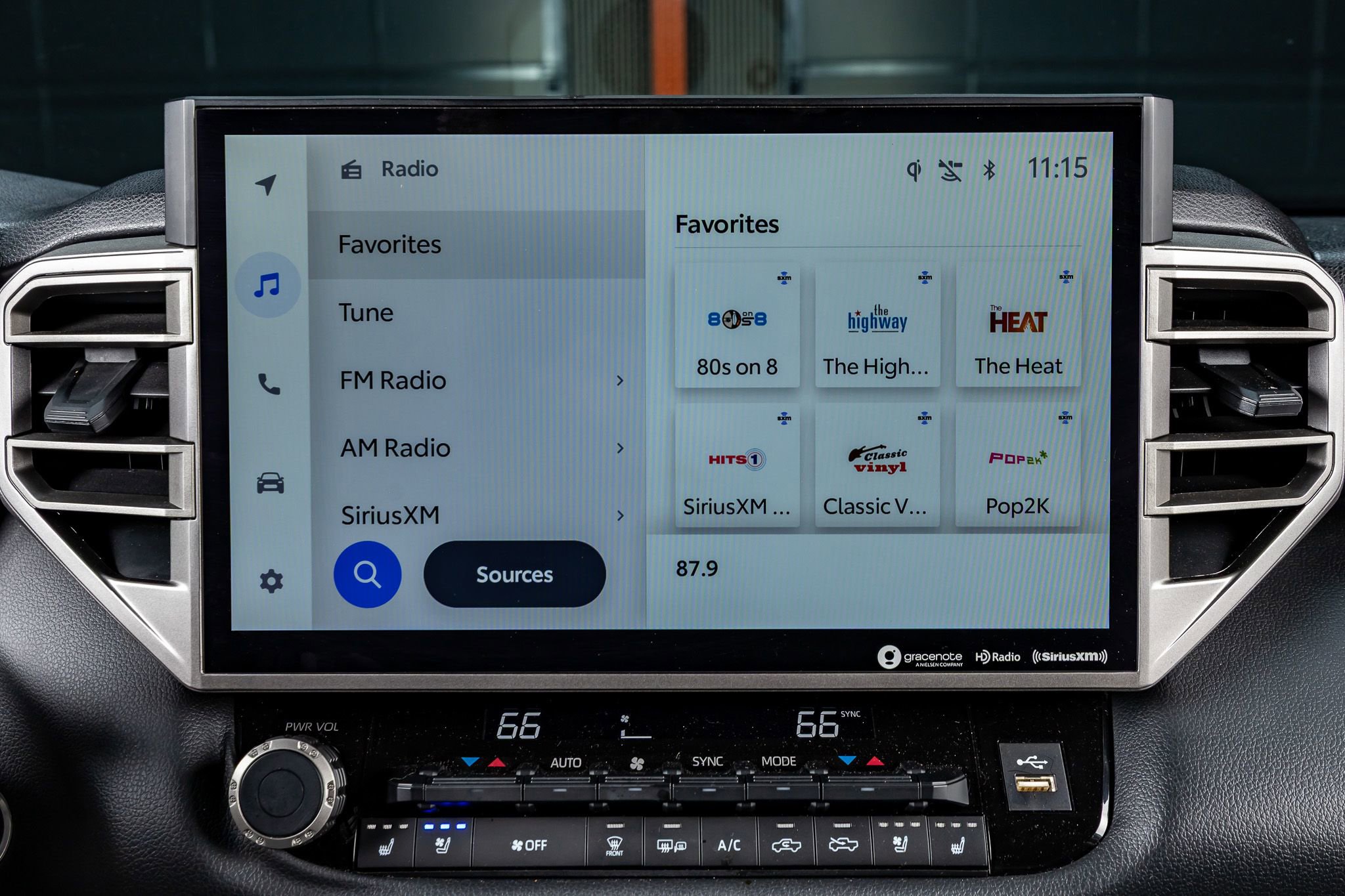 Used 2023 Toyota Tundra Limited image 23