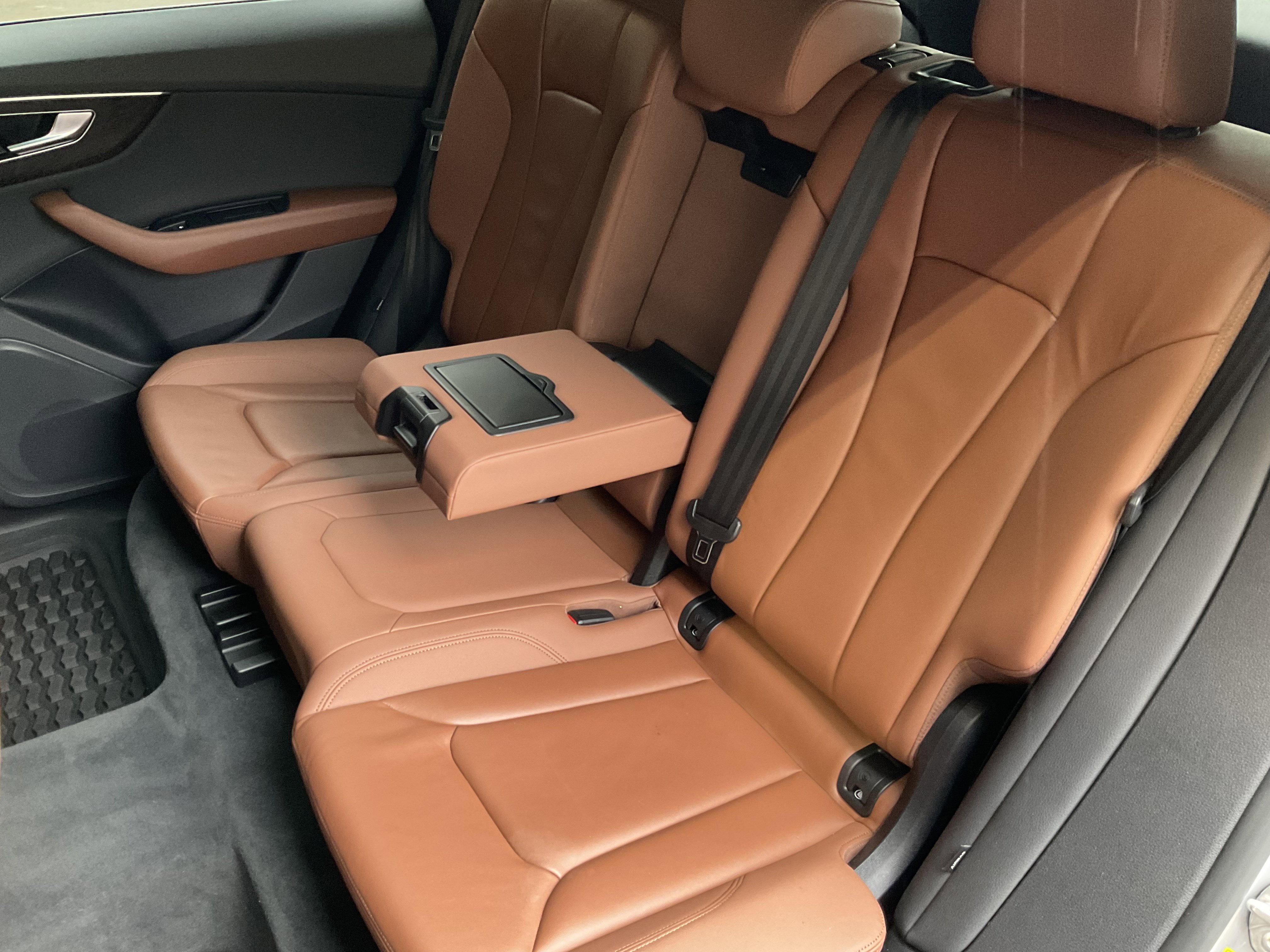 Used 2022 Audi Q8 Premium w/ Convenience Package AWD/4WD image 41