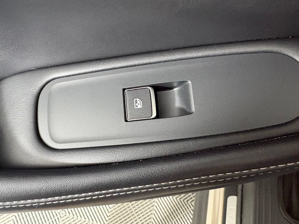 Used 2025 INFINITI QX60 Luxe FWD image 45