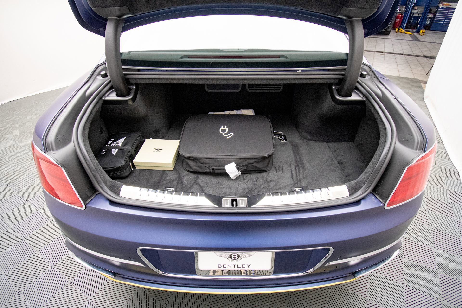 New 2026 Bentley Flying Spur Plug-In Hybrid AWD/4WD image 55