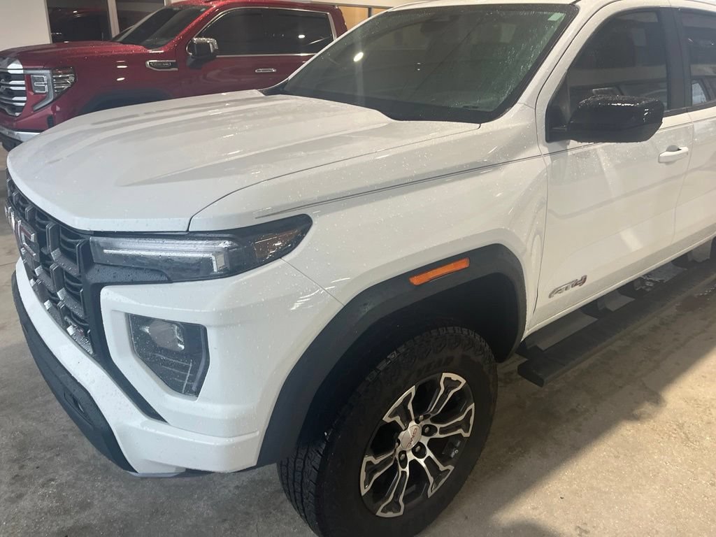 Certified 2025 GMC Canyon AT4 AWD/4WD image 2