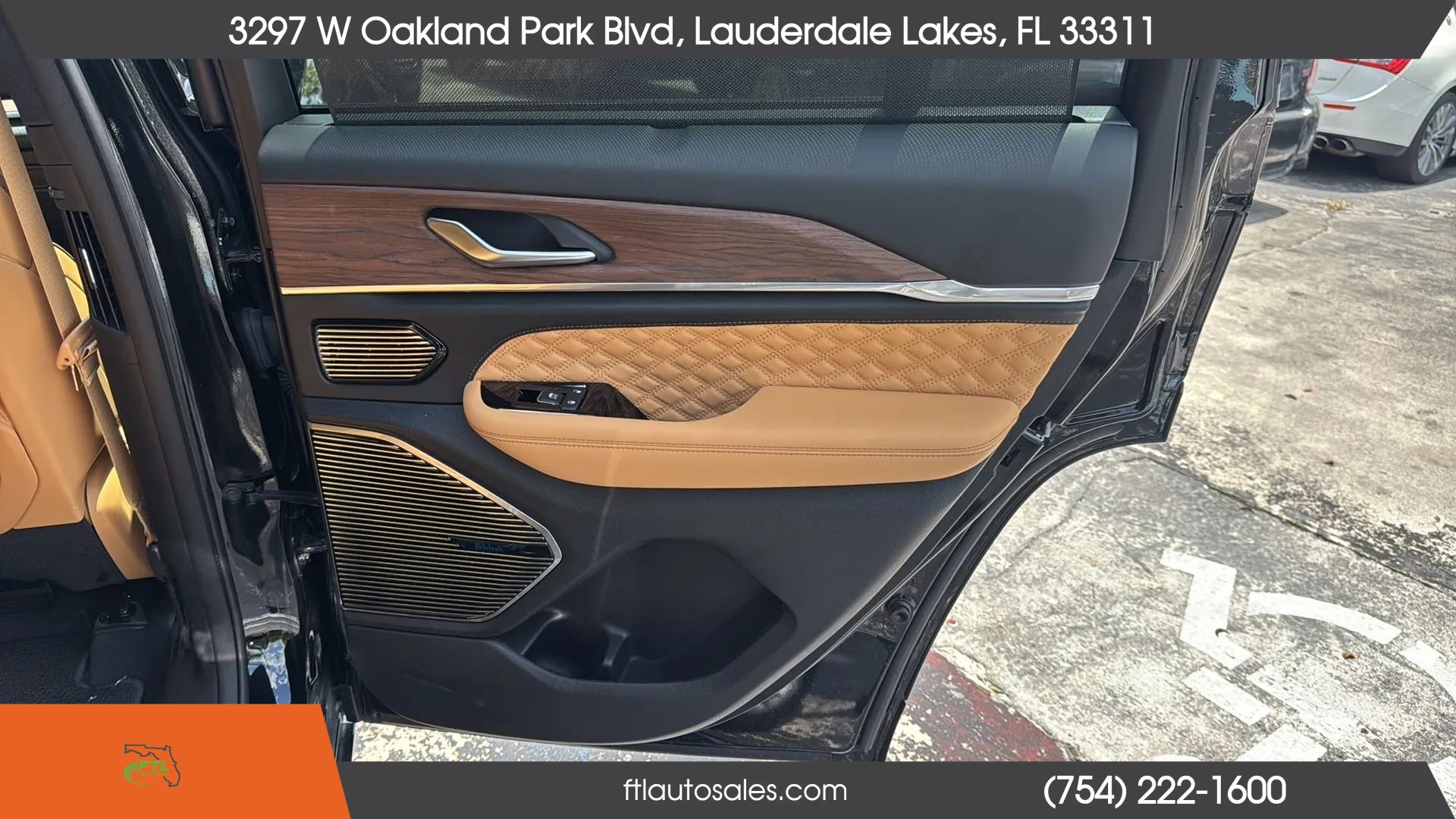 Used 2022 Jeep Grand Cherokee Summit w/ Luxury Tech Group V AWD/4WD image 45