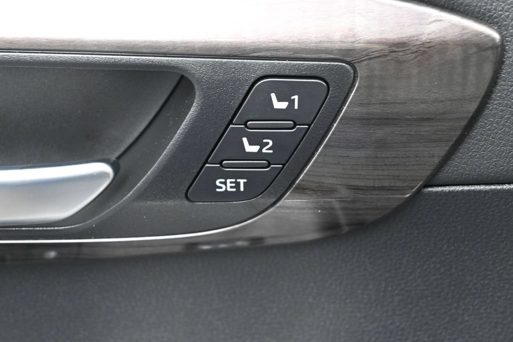 Certified 2026 Toyota Highlander Platinum AWD/4WD image 15