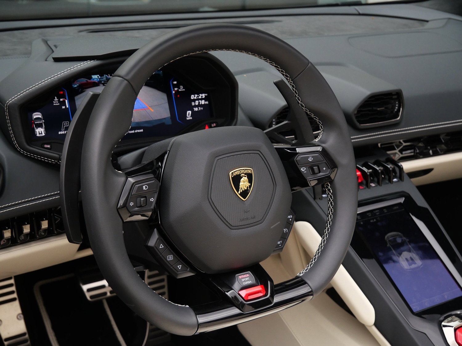 Used 2024 Lamborghini Huracan EVO image 18