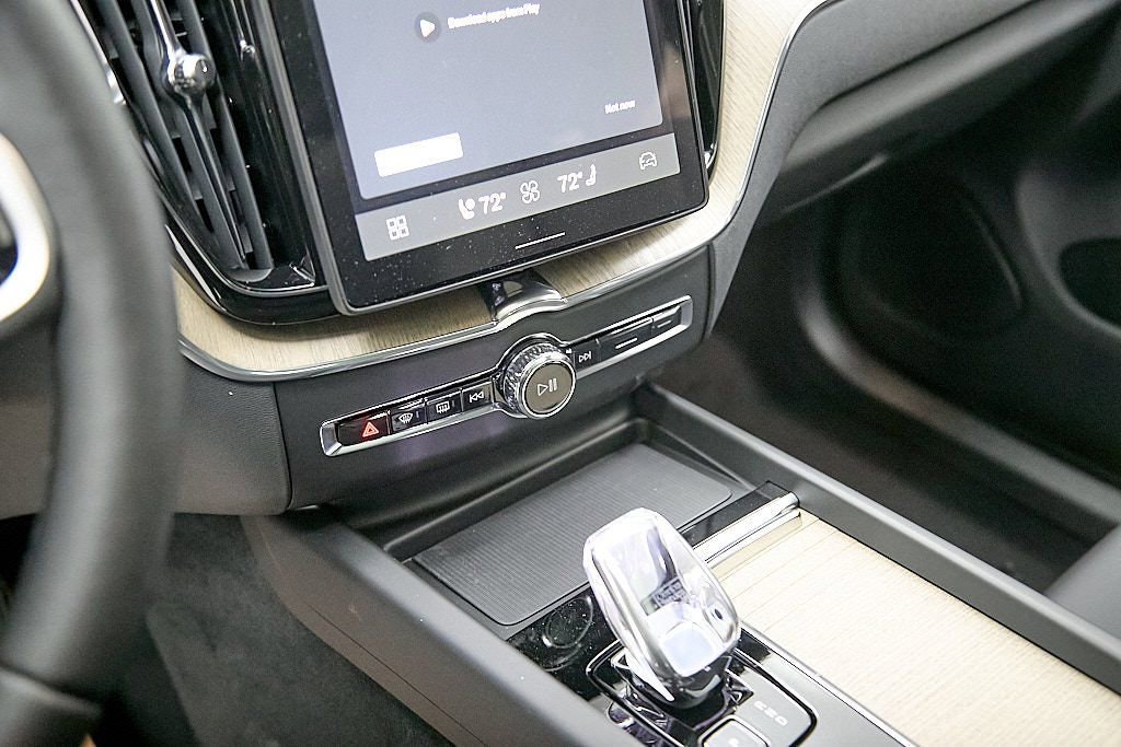 New 2026 Volvo XC60 B5 Core w/ Climate Package image 16