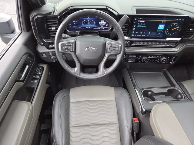 Used 2025 Chevrolet Silverado 2500 ZR2 w/ Technology Package AWD/4WD image 27