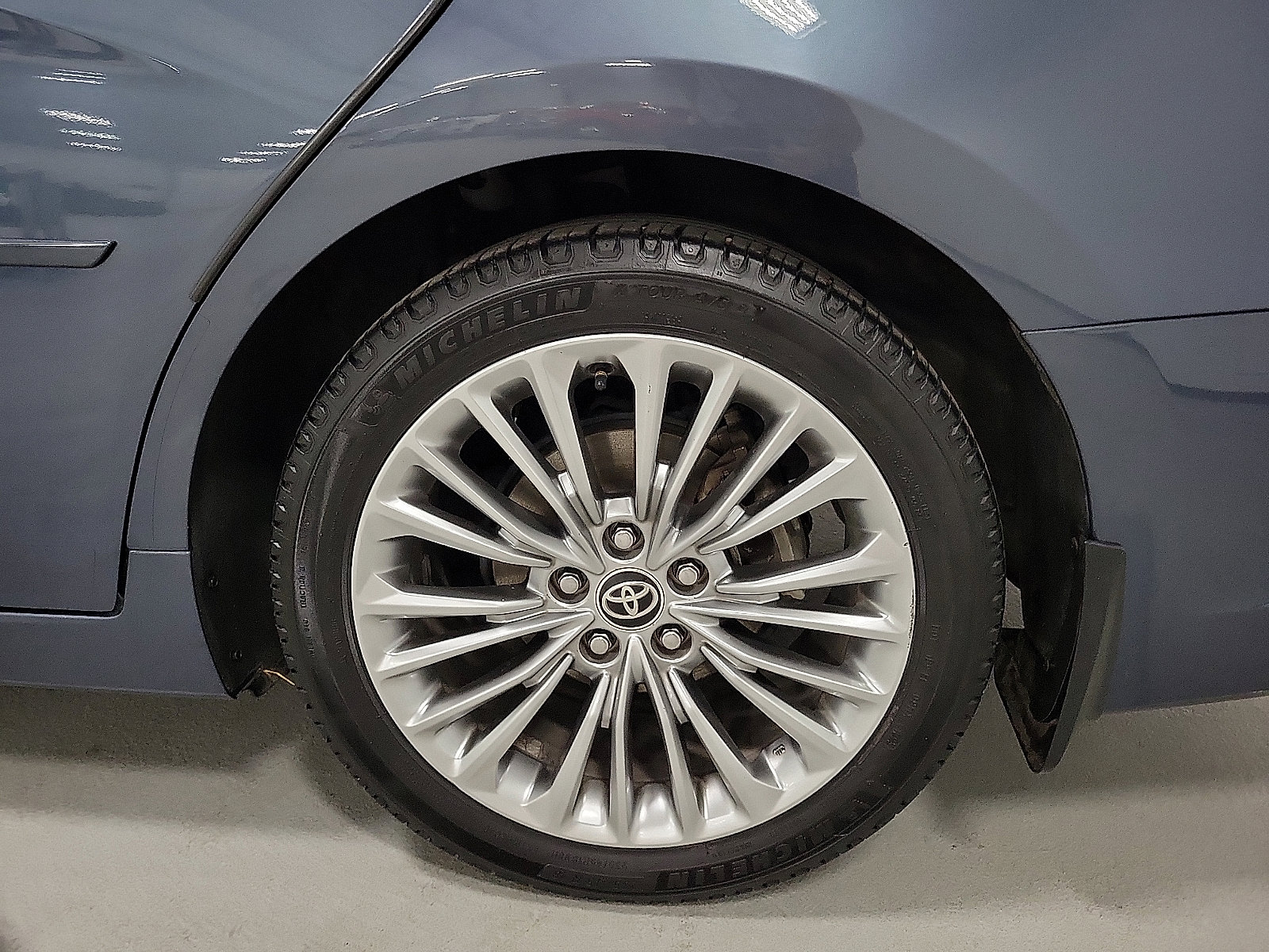 Certified 2021 Toyota Avalon Limited w/ Advanced Safety Package AWD/4WD image 8