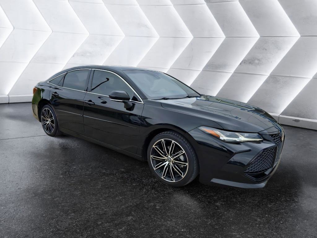 Used 2020 Toyota Avalon Touring w/ Advanced Safety Package image 3