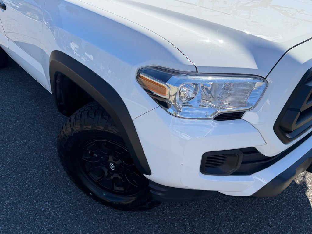 Certified 2022 Toyota Tacoma SR w/ SX Package AWD/4WD image 2