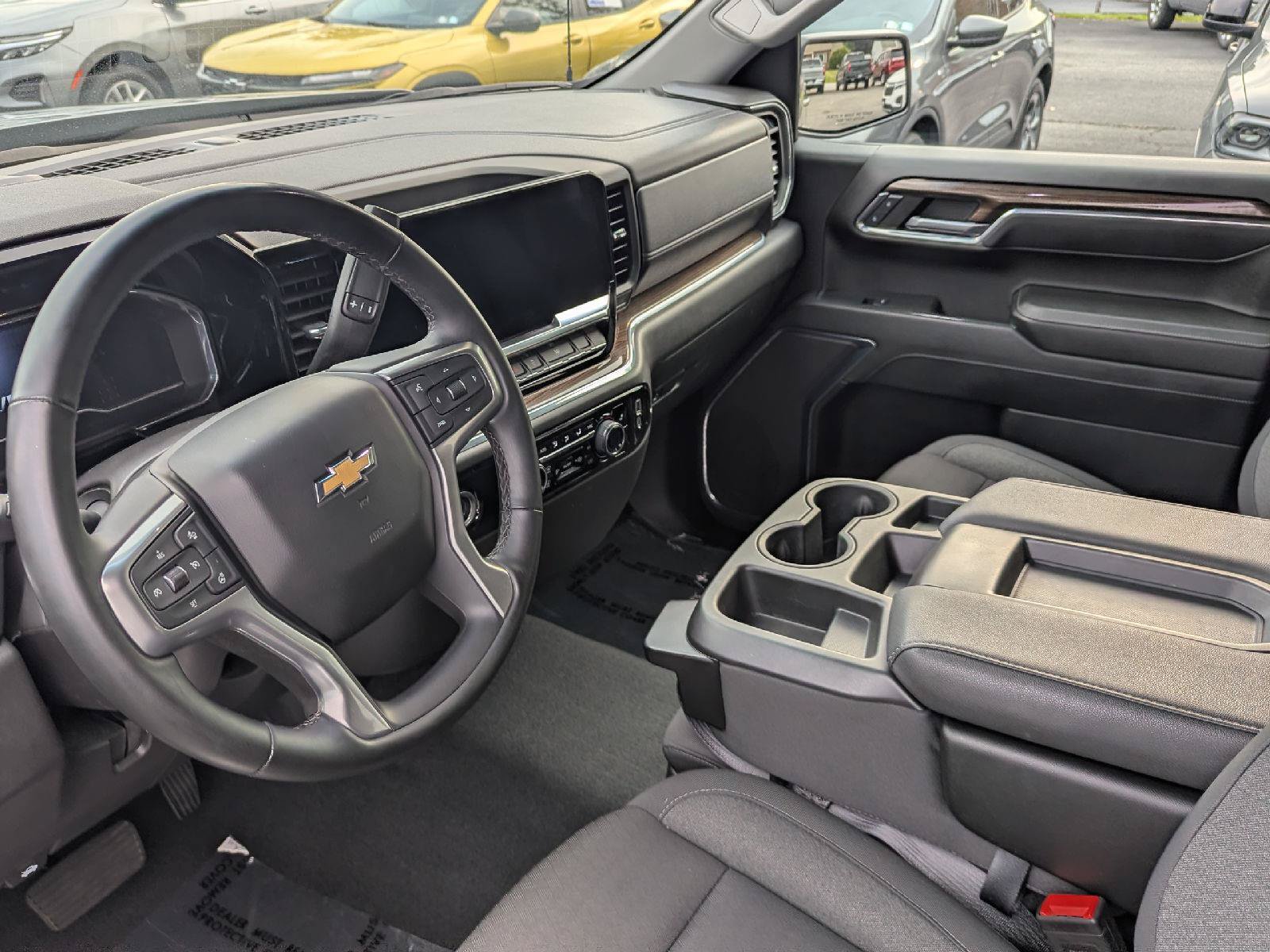 Used 2024 Chevrolet Silverado 1500 LT AWD/4WD image 14