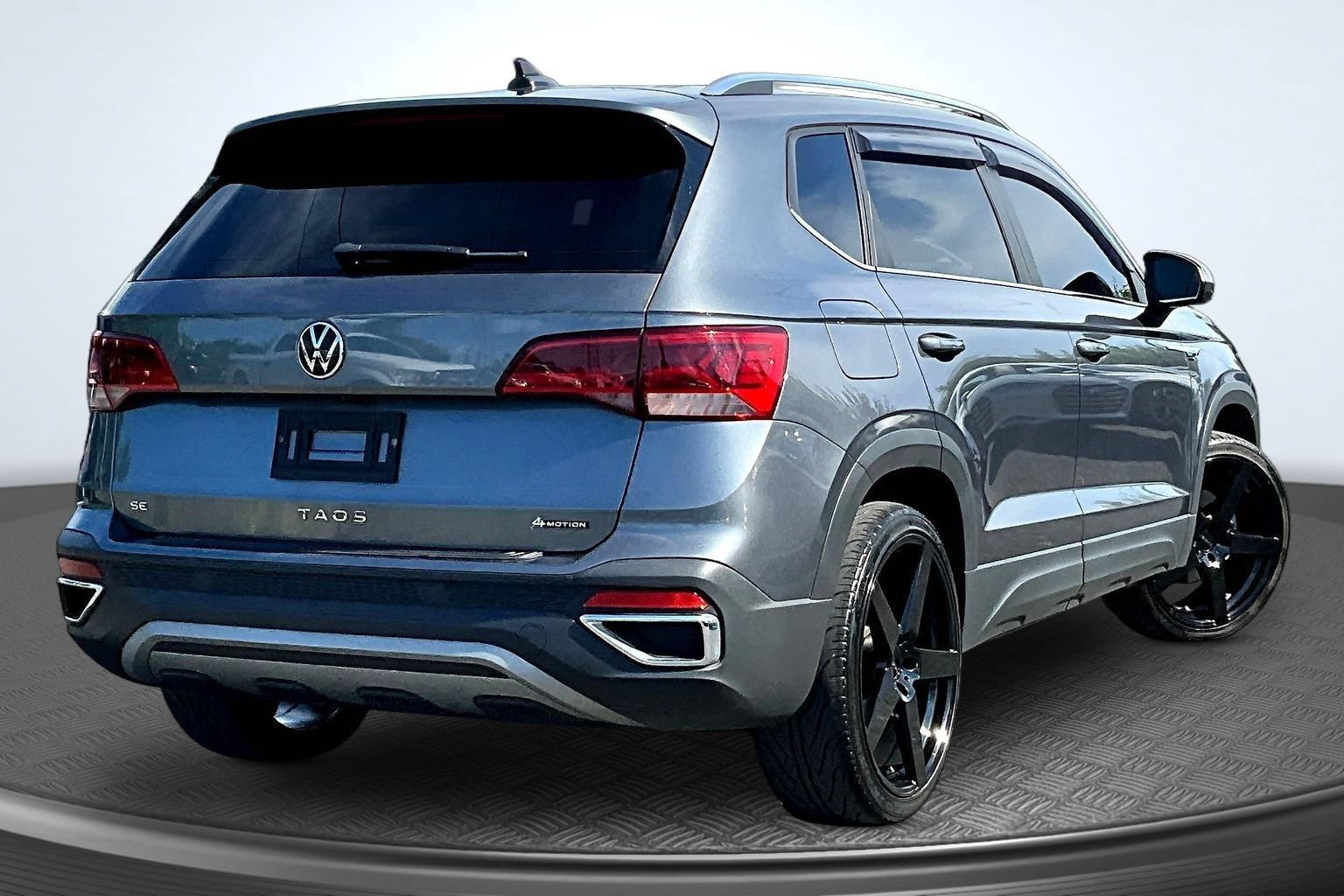 Used 2023 Volkswagen Taos SE AWD/4WD image 5