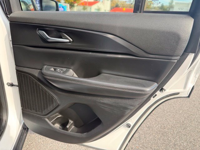 Used 2023 Jeep Grand Cherokee Altitude AWD/4WD image 23