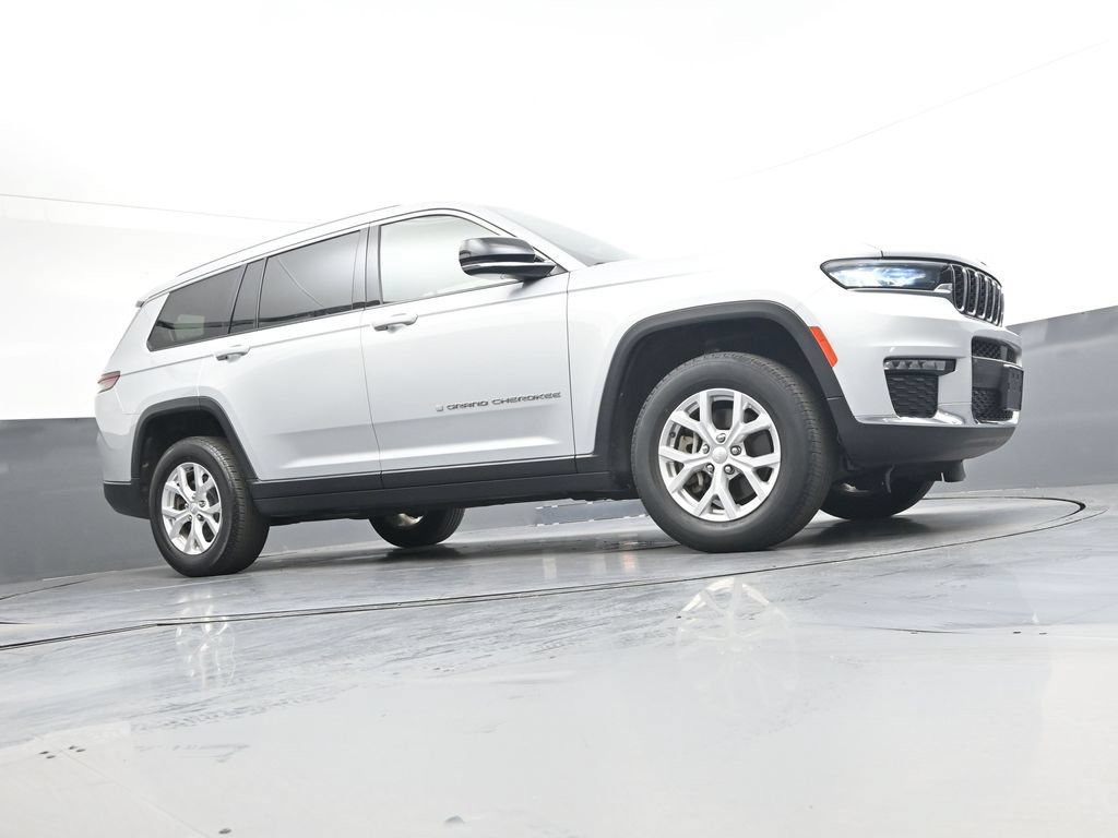 Used 2023 Jeep Grand Cherokee L Limited AWD/4WD image 43