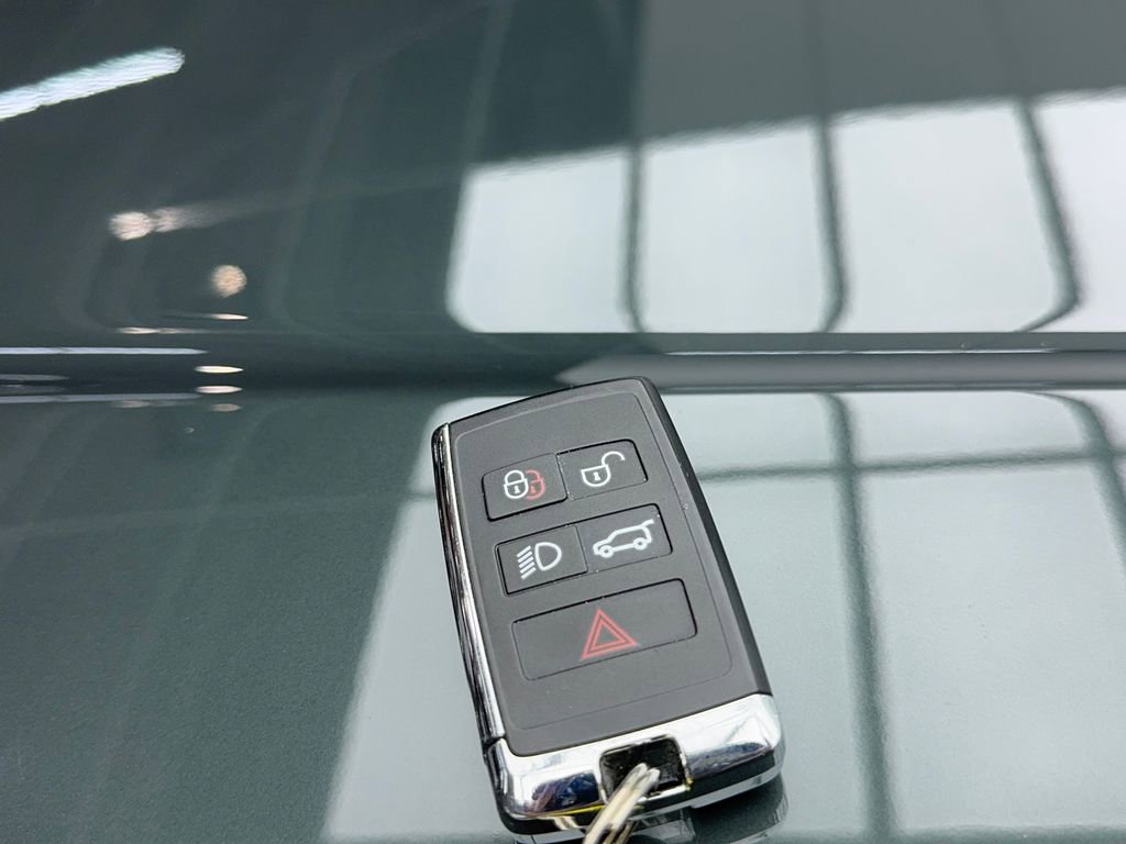 Used 2024 Land Rover Range Rover Long Wheelbase SE image 61