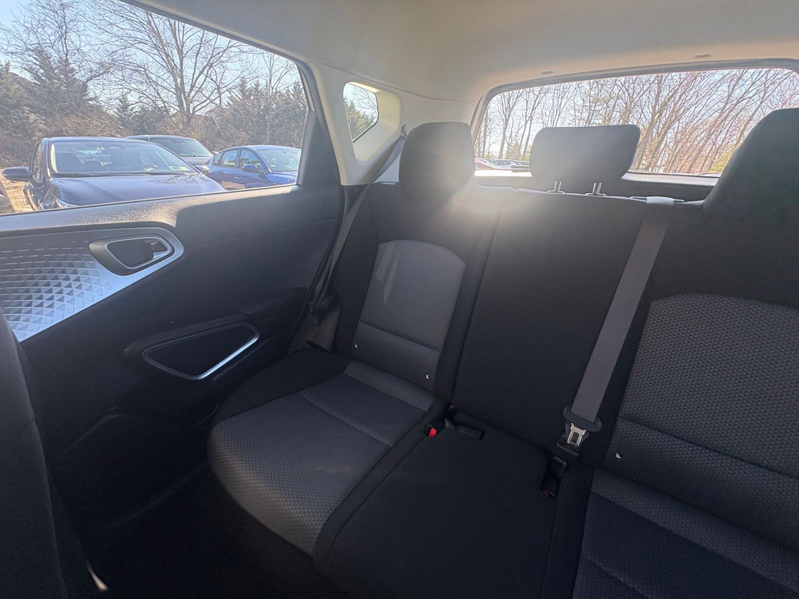 Used 2025 Kia Soul LX w/ LX Technology Package FWD image 36