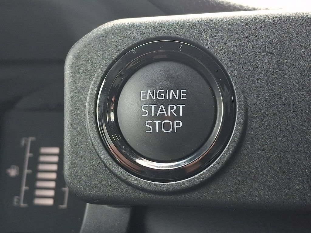 Certified 2024 Toyota Tacoma SR5 AWD/4WD image 23