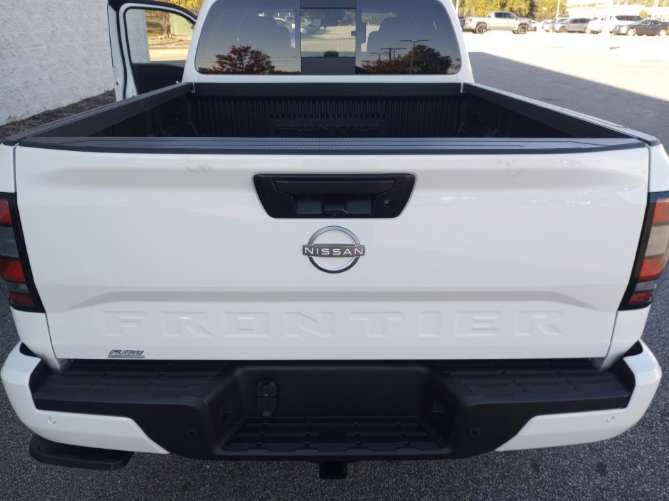 New 2026 Nissan Frontier SV w/ Tow Package image 14