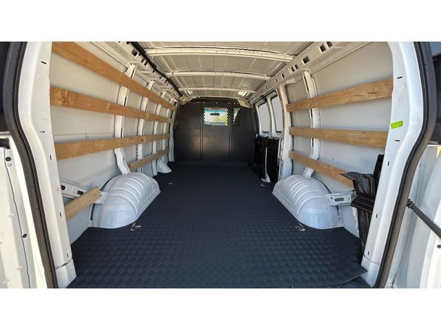 Used 2024 GMC Savana 2500 w/ Driver Convenience Package RWD image 32