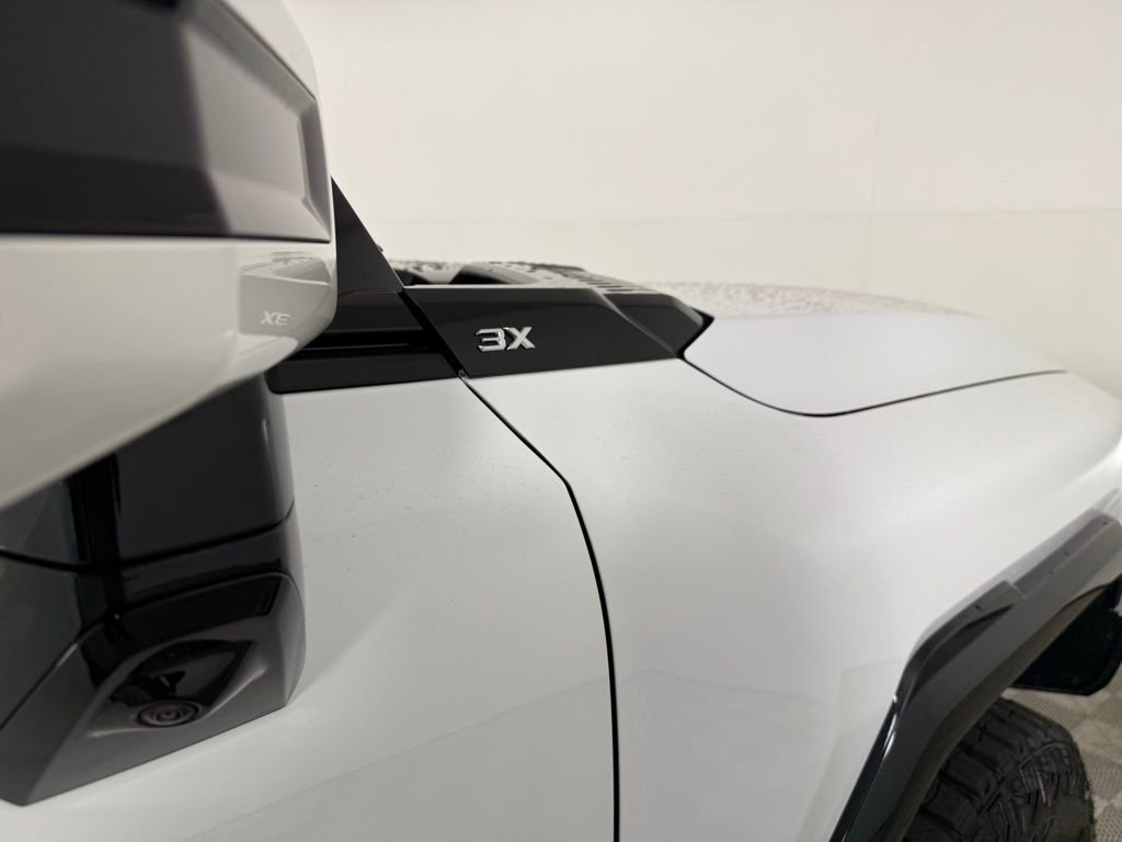 New 2025 GMC Hummer EV 3X w/ Extreme Off-Road Package image 32