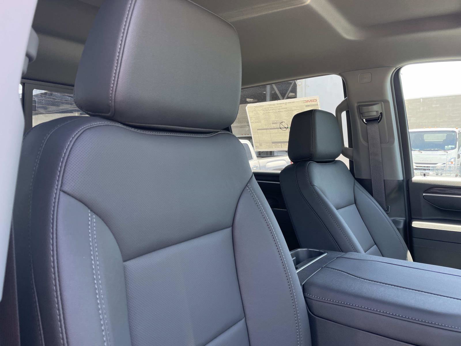 New 2026 GMC Sierra 2500 SLT w/ SLT Premium Package AWD/4WD image 27