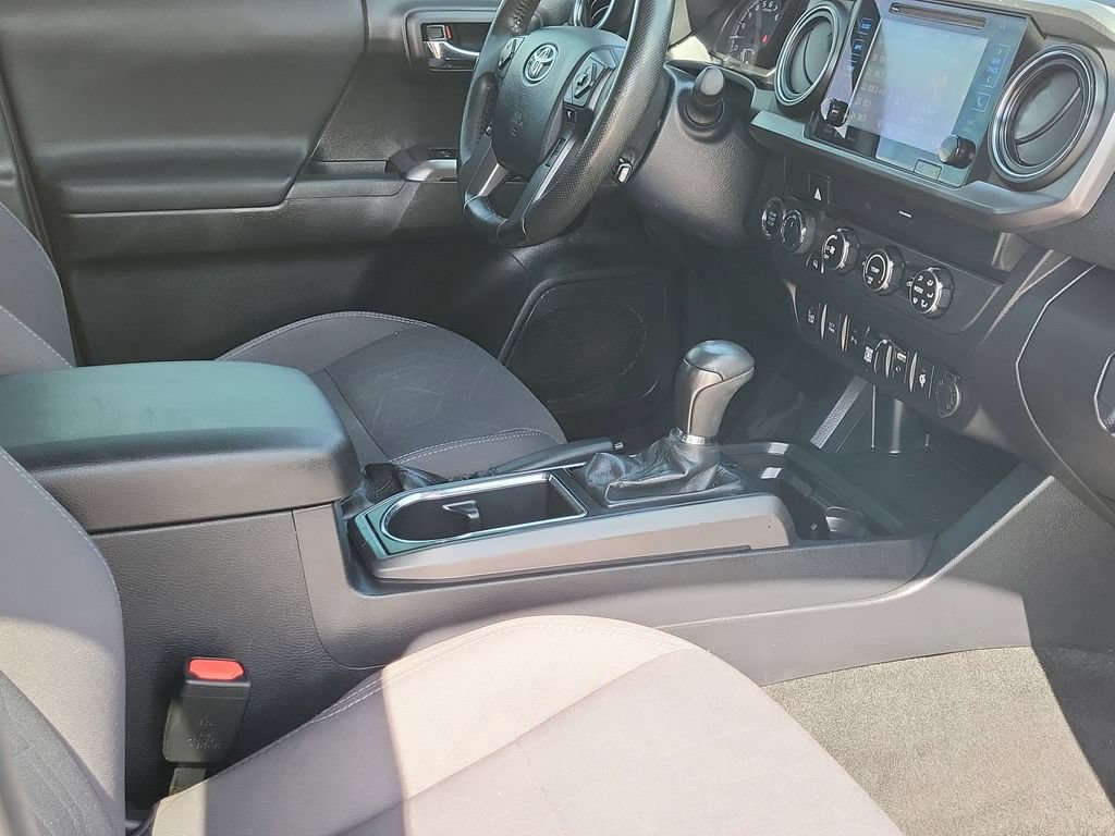 Used 2019 Toyota Tacoma TRD Off-Road w/ Technology Package AWD/4WD image 15