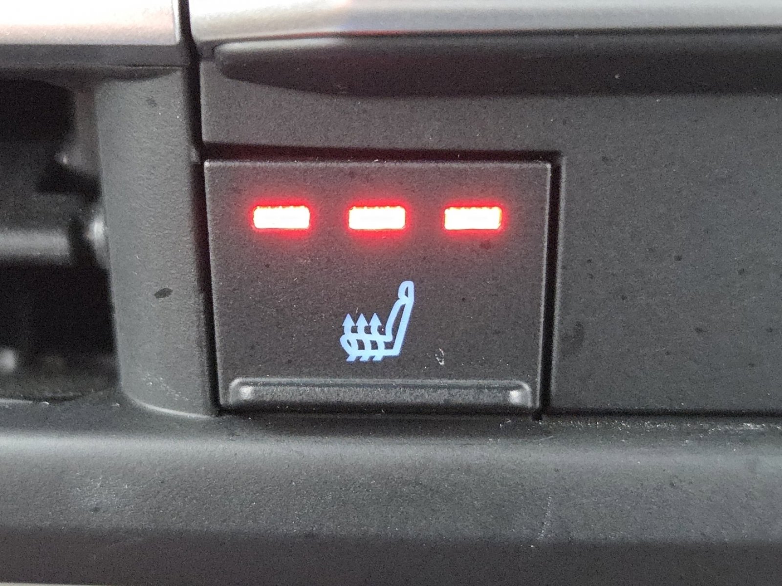 Used 2021 Toyota Sienna XLE w/ XLE Plus Package image 5