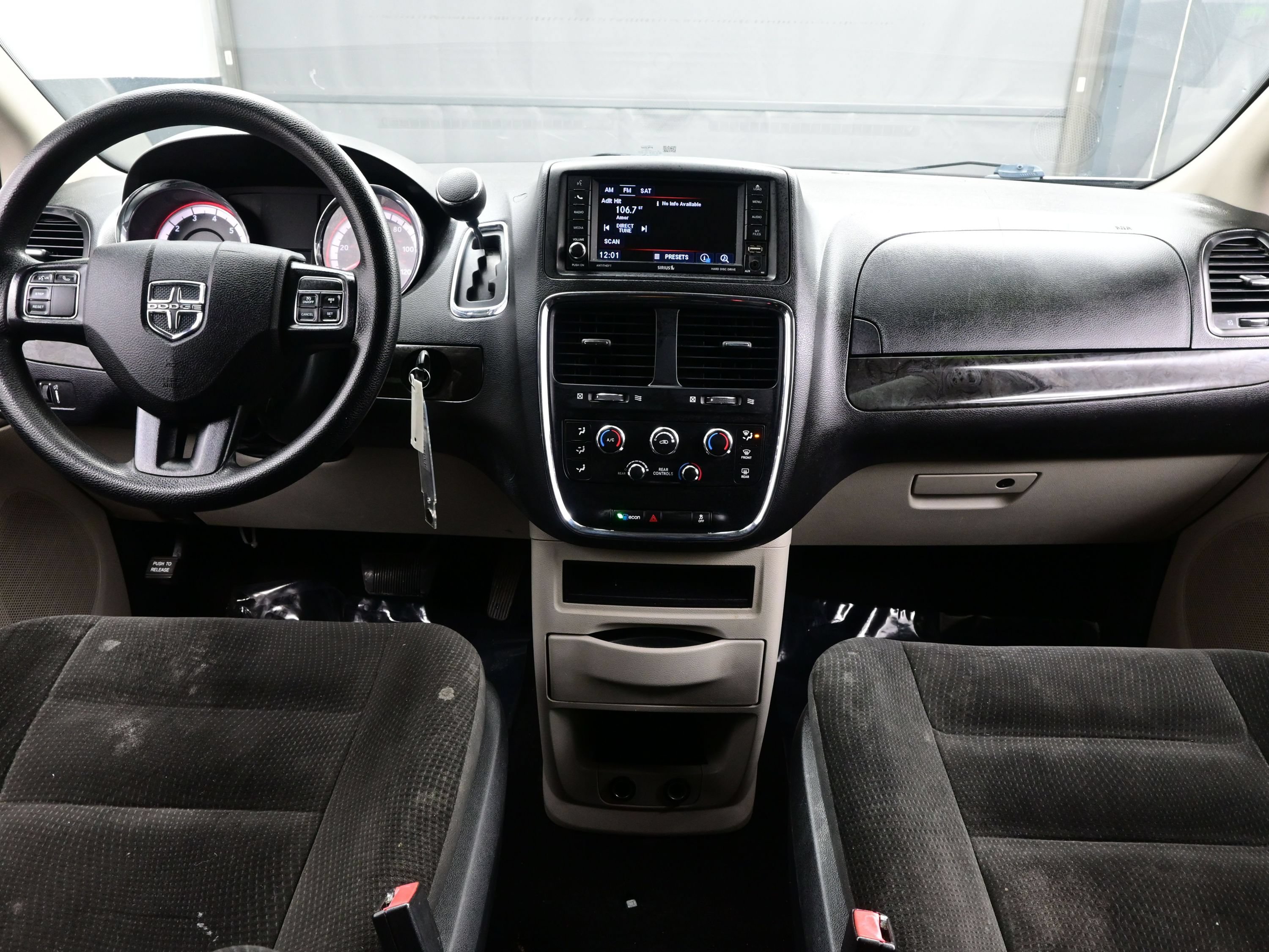 Used 2019 Dodge Grand Caravan SE w/ UConnect Hands-Free Group FWD image 15