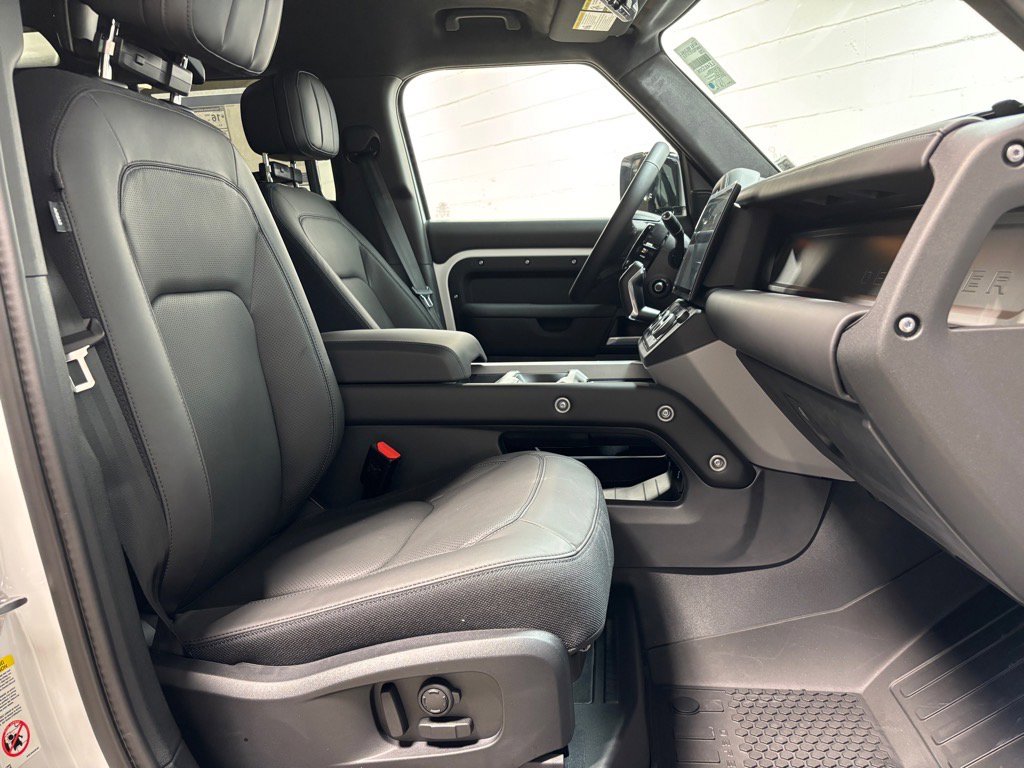 New 2026 Land Rover Defender 110 V8 image 33