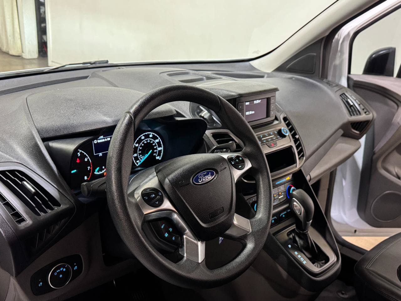Used 2022 Ford Transit Connect XL FWD image 12