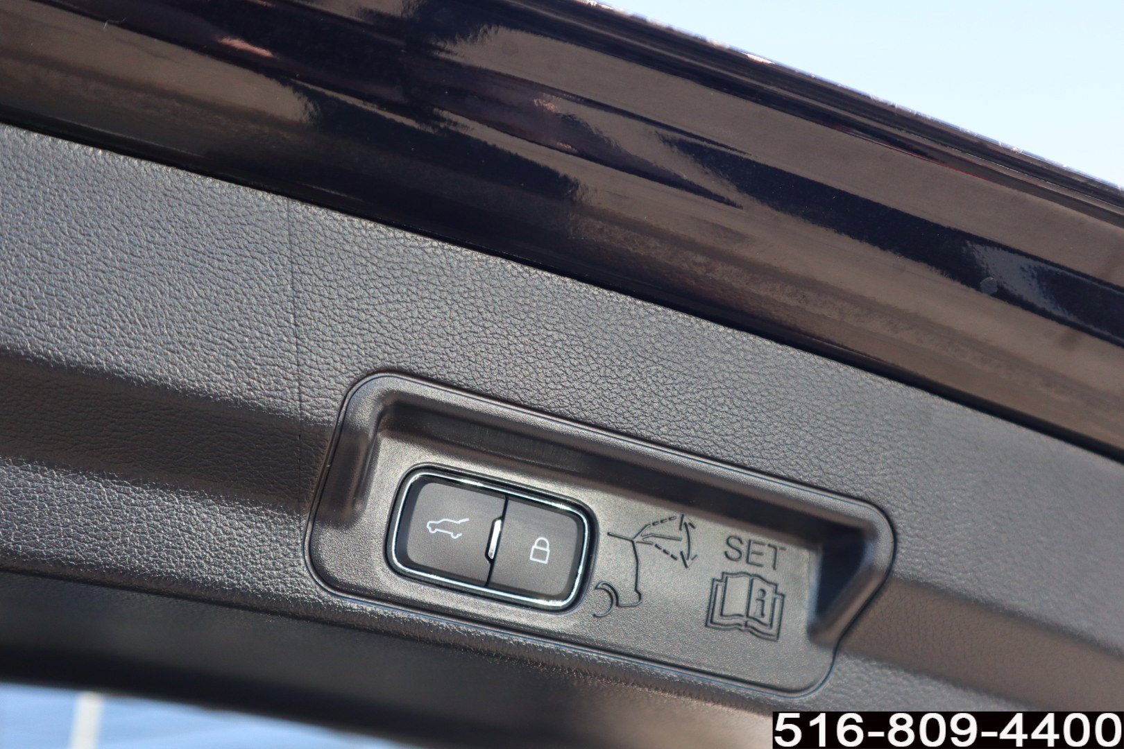 Used 2021 Ford Explorer XLT image 30