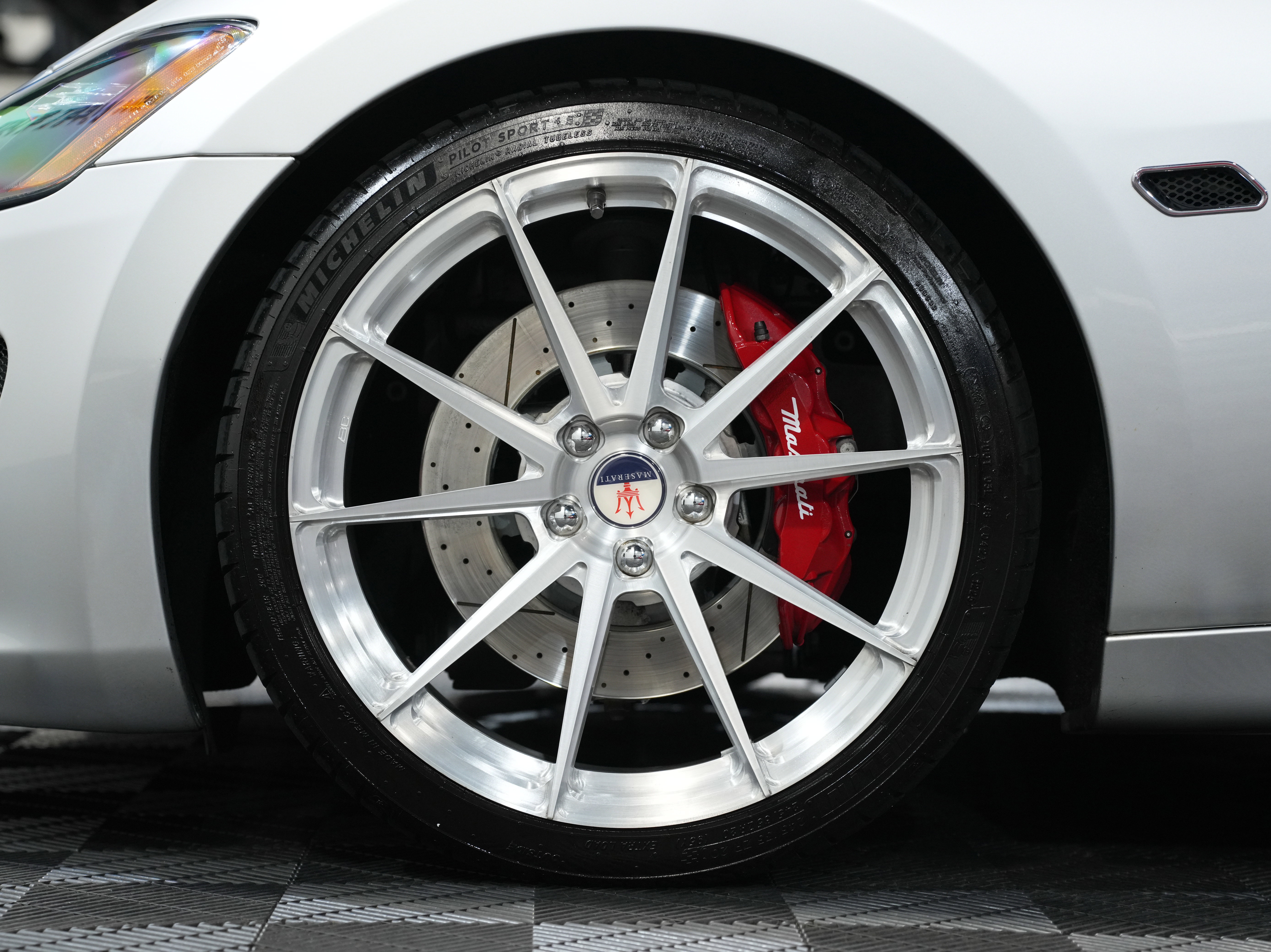 Used 2015 Maserati GranTurismo Sport image 54